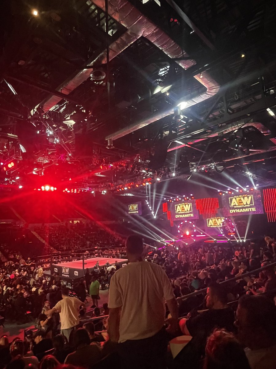 KimB0Slice4's tweet photo. #LFG #AEWDynamite  #Live #RochesterNY #AEWRampage #AEWxNJPW https://t.co/Ssj47bhzHA