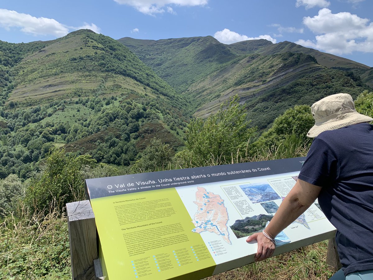 PatrimonioGeo's tweet photo. El Norte del Geoparque Montañas de Courel presenta un gran número de cuevas #PatrimonioGeologico subterráneo. Algunas de ellas presentan un elevado interés científico por haber conservado restos de animales de gran importancia para conocer la vida del pasado. https://t.co/FD09r1KB1C