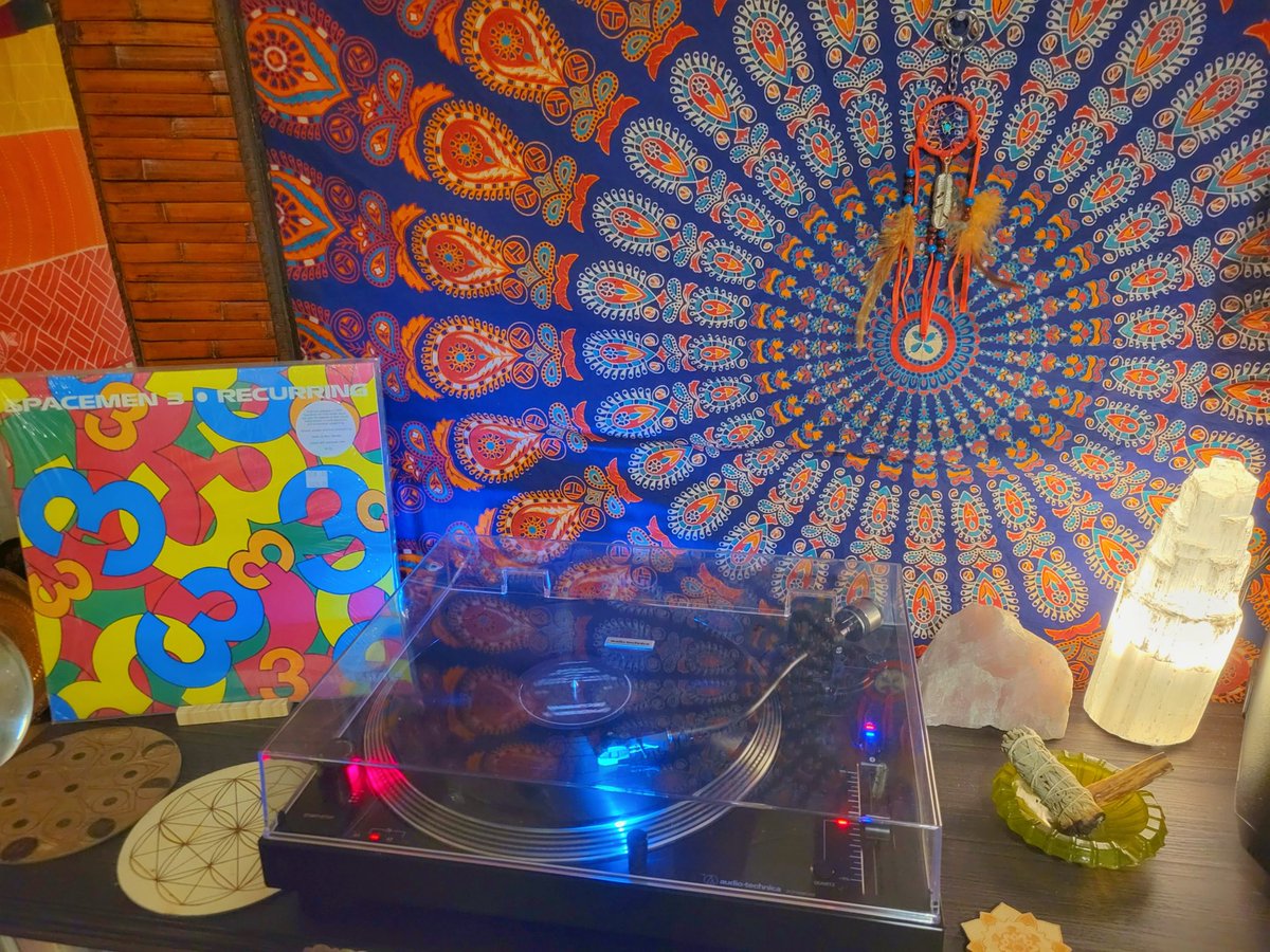 Feelin' it!  @spacemen3 #recurring @superiorviaduct