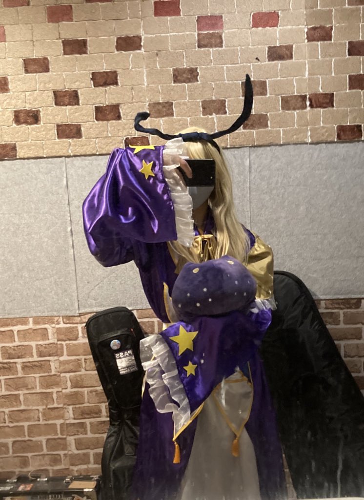 Cacloro's tweet photo. Q.キャロ・❖☾ってどんな人？

Aこんな人 https://t.co/IIFuyGRyvF