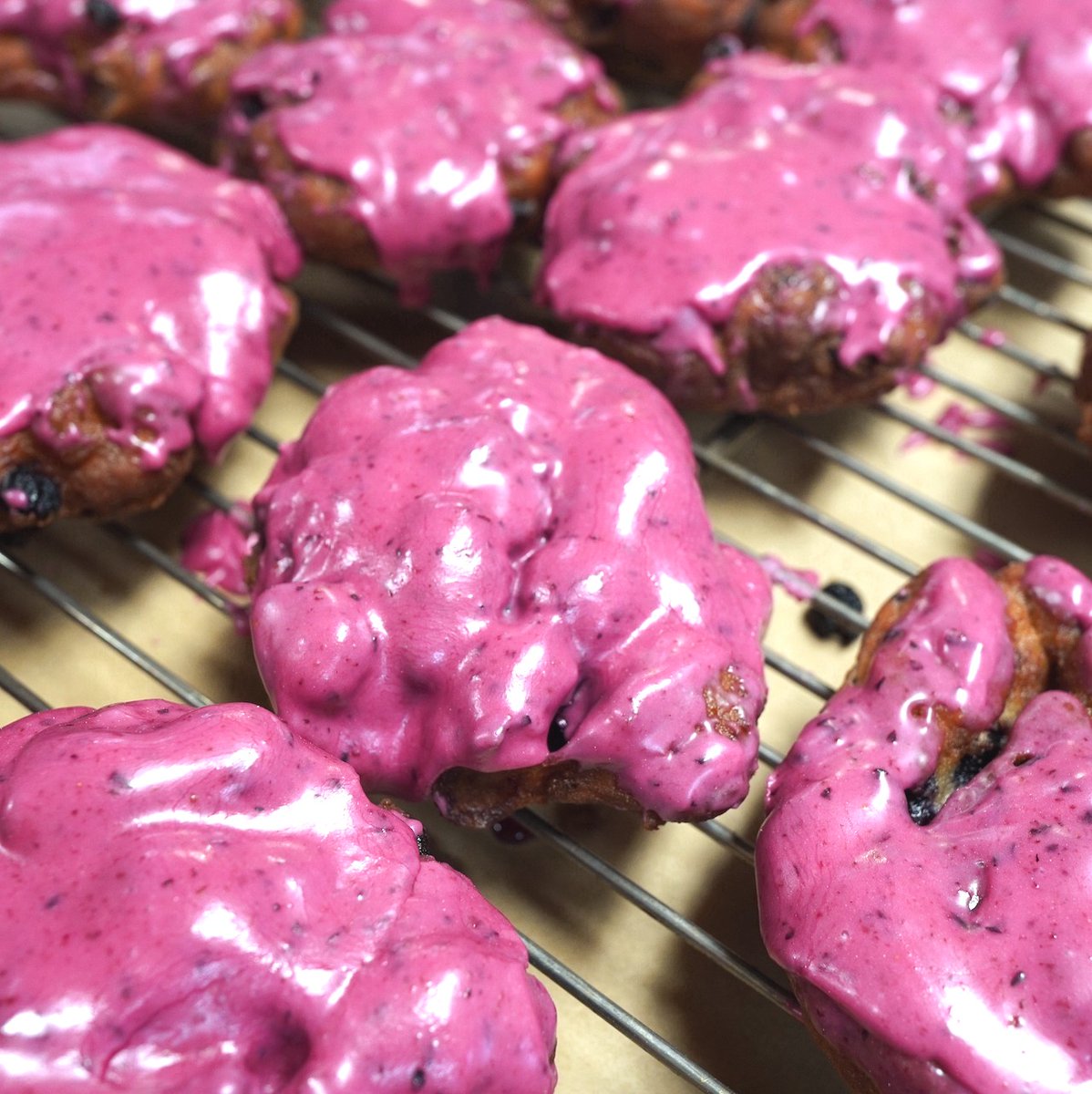 MightyODonuts's tweet photo. SUMMER GIVEAWAY TIME!🎁☀️🏞
Head to our most recent Instagram post to enter  🫐 🫐 🫐 
#ShopLocalSeattle #SeattleSummer #FreshBlueberryDonuts https://t.co/UwyFezHt3K
