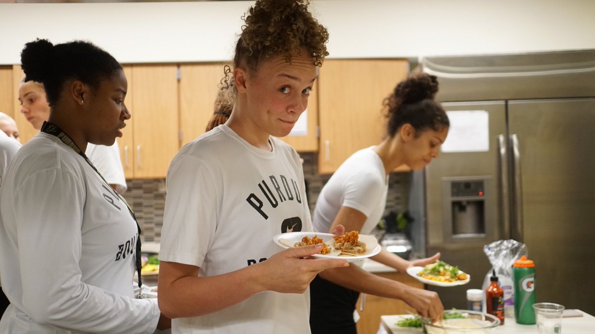 When you make fish tacos, Philly cheesesteaks and smoothies with <a href="/BoilerFuel/">Purdue Sports RDs</a> 💪