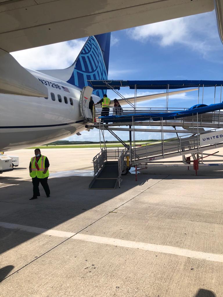 APACSafety's tweet photo. Safety and efficiency are a good combination! Dual boarding saves an average seven to ten minutes per flight. Thank you to our customers ground and cabin crews! #safetyweownit #safetyblitz #teamspn #efficiency #dualboarding @justinmarion78 @AOSafetyUAL @BaldeviaEilis https://t.co/Ce6qOpiqsh