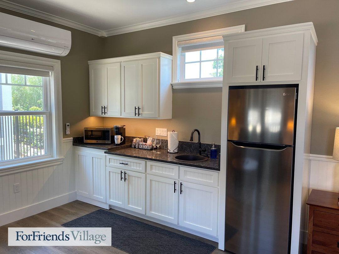 ForFriendsInn's tweet image. 🏠 Last Minute Getaway to ForFriends Village - Your Own 'Tiny Inn' Awaits. - *We can't wait for you to stay at the new ForFriends Village.  Stay this weekend or next to save $100/nt and we'll include a bottle of our new wine. |URL|*