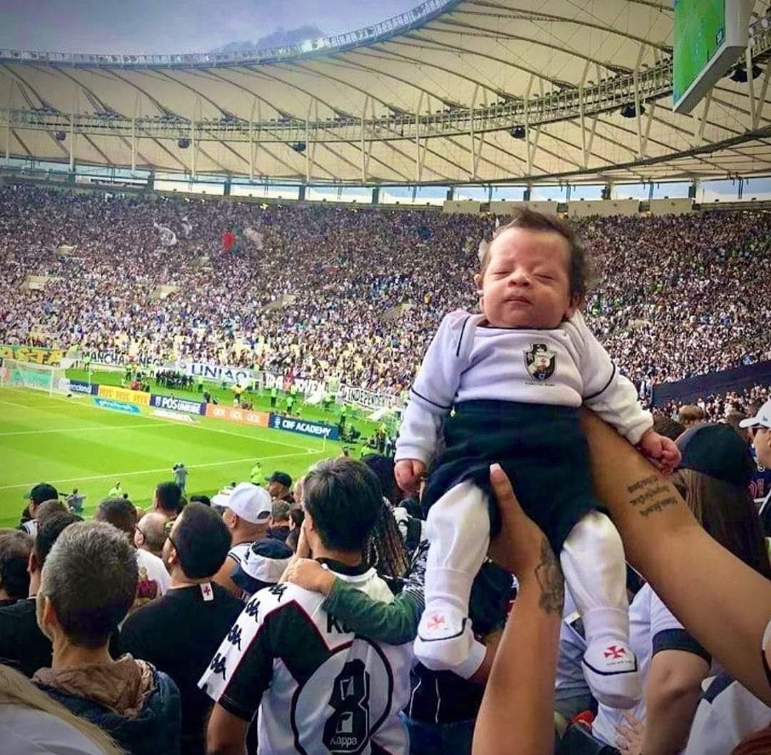 EstagiarioVasco's tweet photo. E assim o Vasco vai sendo imortal. https://t.co/6M6eAdDlp1