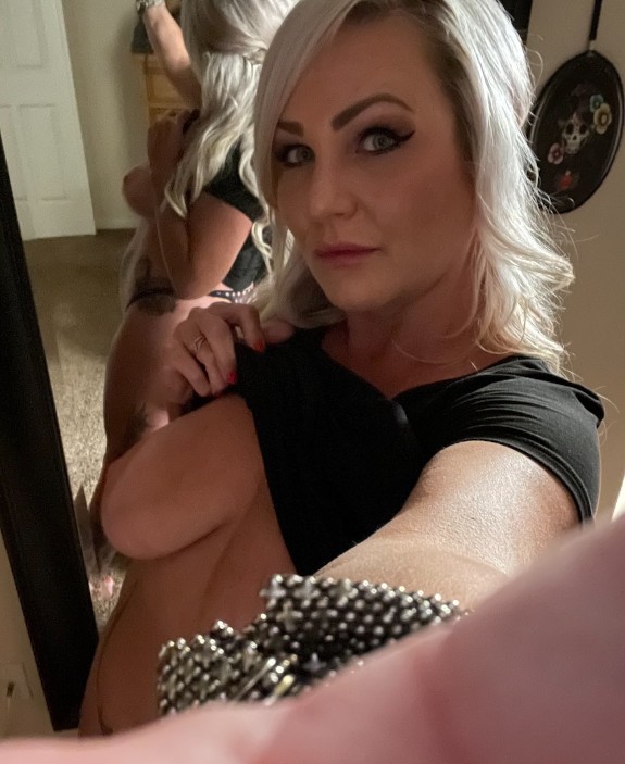 cskummer69's tweet photo. Hi!! 💋 Cum see what I’m about… if you’re into milfs that is... 💋
Onlyfans is free and won’t disappoint with pay-per-view videos.
💰Custom Videos💰
#nsfwtwt #bigtits #bigtitwife #onlyfans #nsfw #titsshow #lick #amatuerwife #pawg https://t.co/y98B7WOlwy