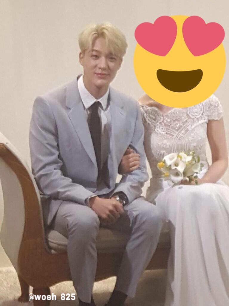O9aamdjd's tweet photo. 더쇼 제작진분 결혼식 사회 보러 갔던 3년 전 스무살 제노 ㅋㅋㅋ 잔뜩 긴장한 어색 강강쥐 봐도봐도 귀여워.. https://t.co/v4cnfZdzfQ