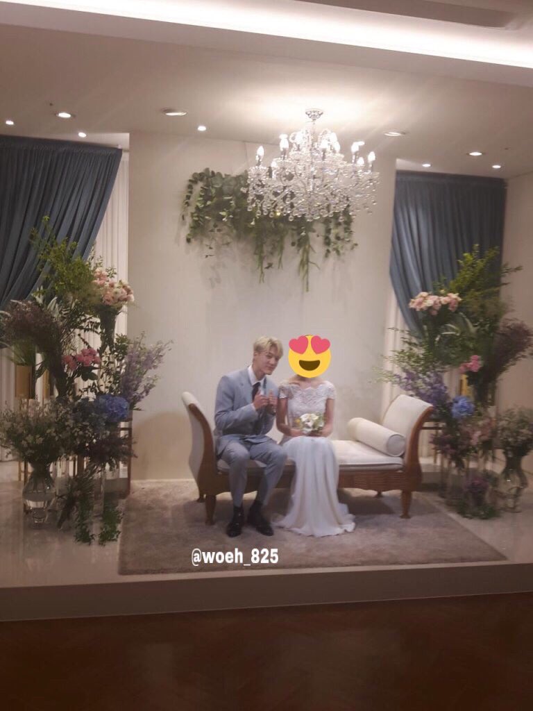 O9aamdjd's tweet photo. 더쇼 제작진분 결혼식 사회 보러 갔던 3년 전 스무살 제노 ㅋㅋㅋ 잔뜩 긴장한 어색 강강쥐 봐도봐도 귀여워.. https://t.co/v4cnfZdzfQ