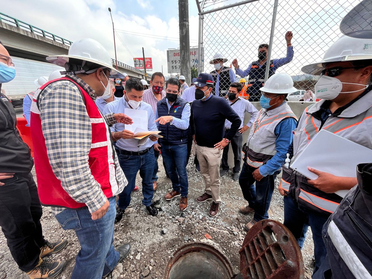 ReneeRodriguezY's tweet photo. ¡NO queremos que las inundaciones nos tomen por sorpresa! Evaluar y prevenir es nuestra labor. 🚧👷‍♂️

Junto al personal del @OPDM_Tlalne y SASCAEM, visitamos la zona oriente para verificar zonas susceptibles a inundaciones y generar obras para mitigar estos desastres. https://t.co/RoVpPvqQfu