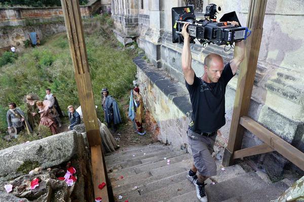 JuttaFreudig's tweet photo. #MusketeersEurope Rare #BehindTheScenes photos 📷 #TheMusketeers S2ep6 Through A Glass Darkly -  #LukePasqualino #SantiagoCabrera #MarcWarren #MaimieMcCoy #TamlaKari #CharlotteSalt #AlexandraDowling #AstroGlobe #SetDesigner #DaveArrowsmith #ThrowbackThursday https://t.co/w9jrQm6mHm