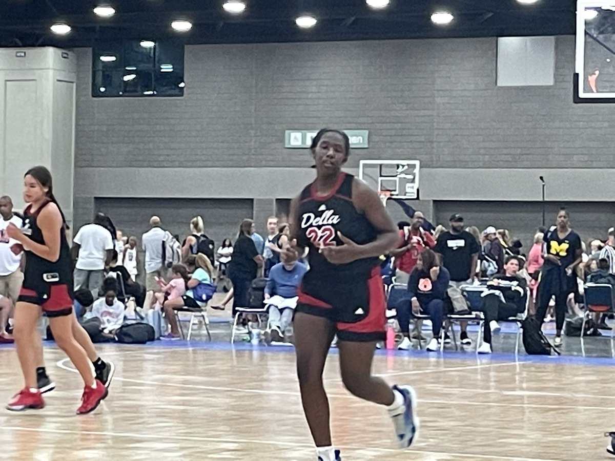 6’1” 2026 Jayla McClinton of <a href="/dellalamb_bball/">Della Basketball Club</a> 3SSB 2025 was a force today around the basket. Soft hands and a nice shooting touch. Controlled the boards. Very mobile and she hit a 3. <a href="/TFNsRun4Roses/">TFN's Run 4 Roses</a> #run4roses