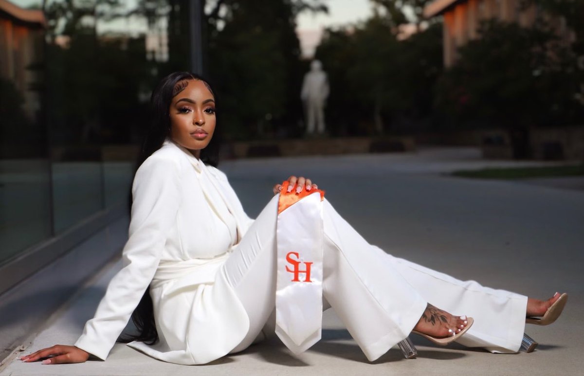 delanibre's tweet photo. You knew I was coming, you just didn’t know how 📚 #3yearslater 

August 6th | 9:30am 
B.S. Criminal Justice, Minor in Forensic Science 

Almost #finiSHed #shsu 🎓🧡 https://t.co/EqcF6TrDbq