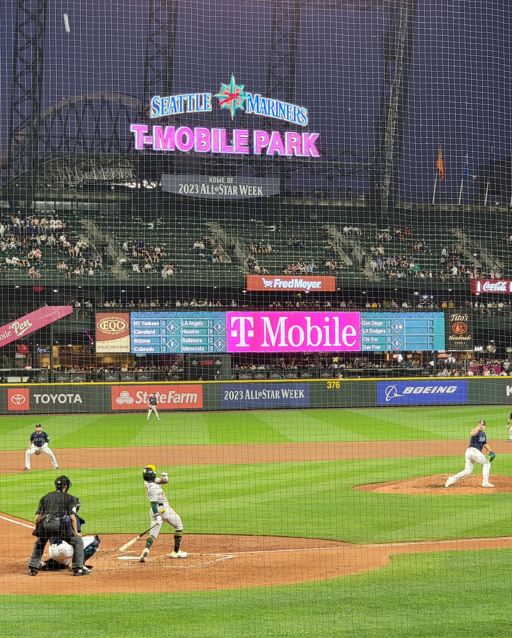 𝗔𝘀𝗶𝗿𝗶 🐙 𝗢𝗰𝗲𝗮𝗻 🦑 on Twitter: "Here's a foul ball https://t.co/xPgif1uNCV