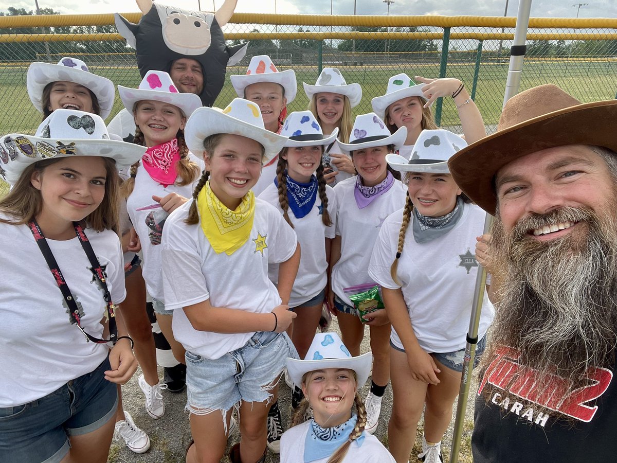 CoachCarah's tweet photo. Opening ceremonies of USSSA Great Lakes Nationals tonight. Enjoyed the team parade (obligatory costumes included), pin trading and skills competitions. Cowgirl up!!

#T2ThatsWho https://t.co/h0rl5KltD2