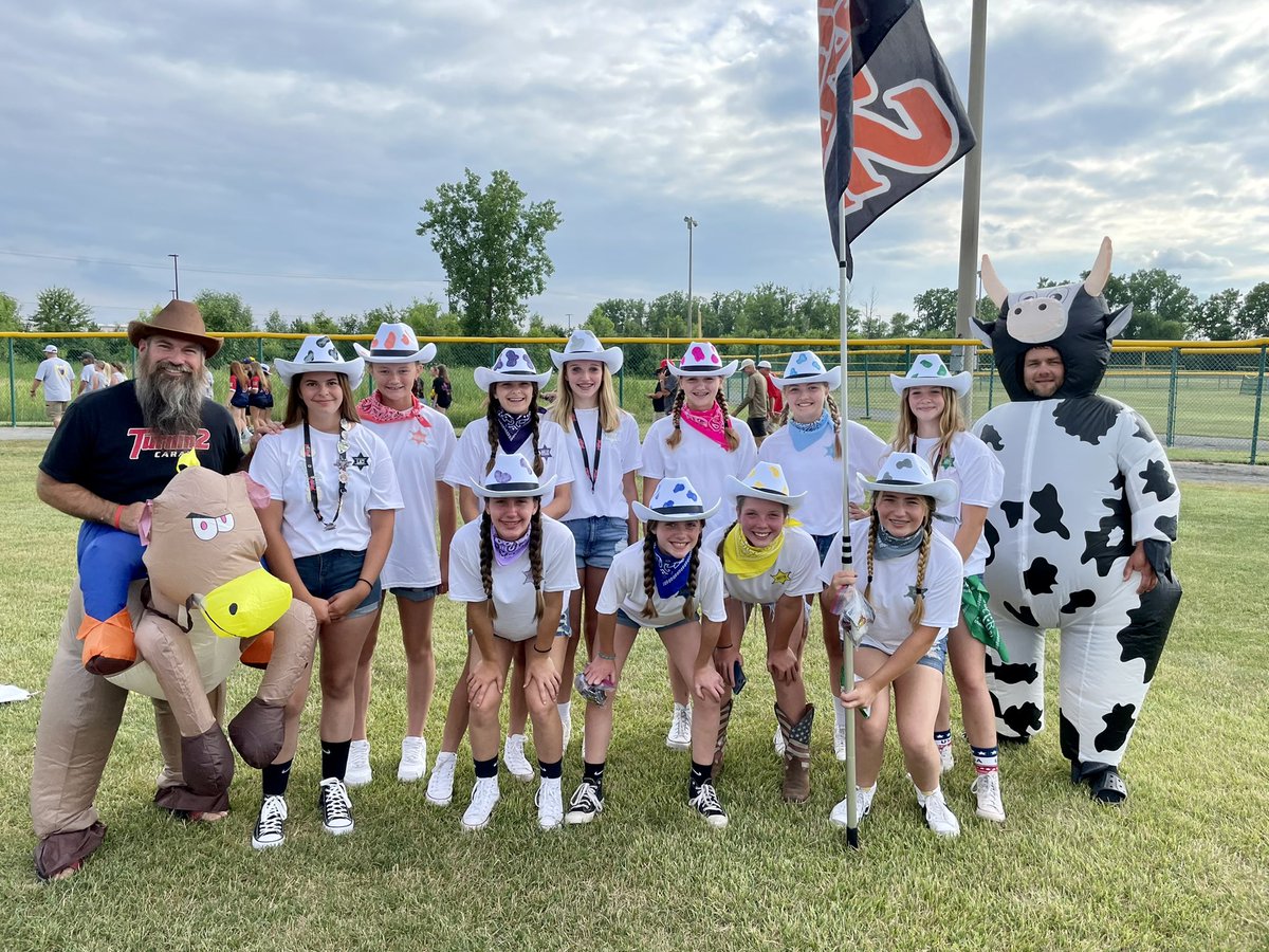 CoachCarah's tweet photo. Opening ceremonies of USSSA Great Lakes Nationals tonight. Enjoyed the team parade (obligatory costumes included), pin trading and skills competitions. Cowgirl up!!

#T2ThatsWho https://t.co/h0rl5KltD2