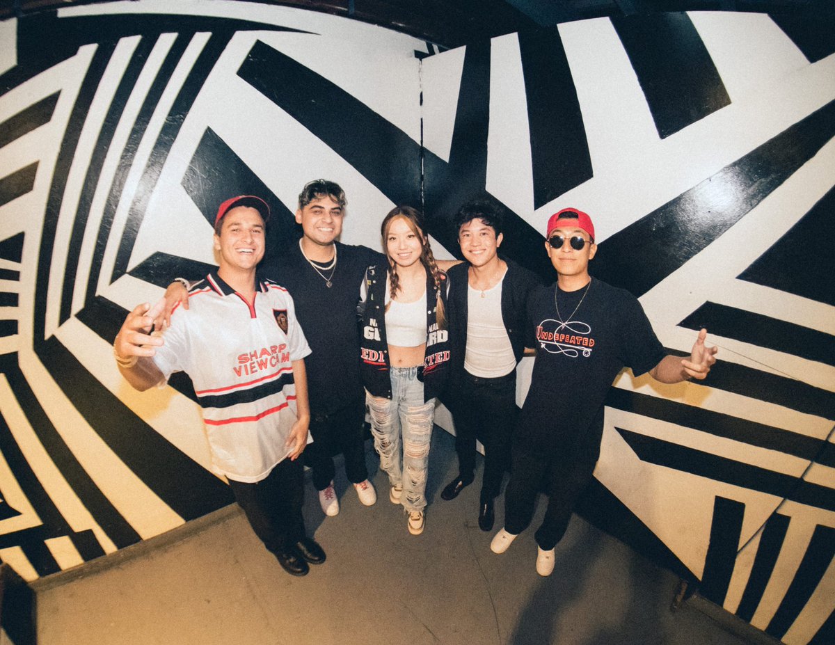 badapplerecords's tweet photo. The Bad Apple Records Team 🖤
-
Thank you ALL for coming through to DNA Lounge last Friday night! We had the time of our lives with y’all, along with our headliner CHYL and stacked lineup of artists 🤍.
Huge appreciation for @SpinAndDestroy for collaborating with us on this one! https://t.co/yK4olR3SM5