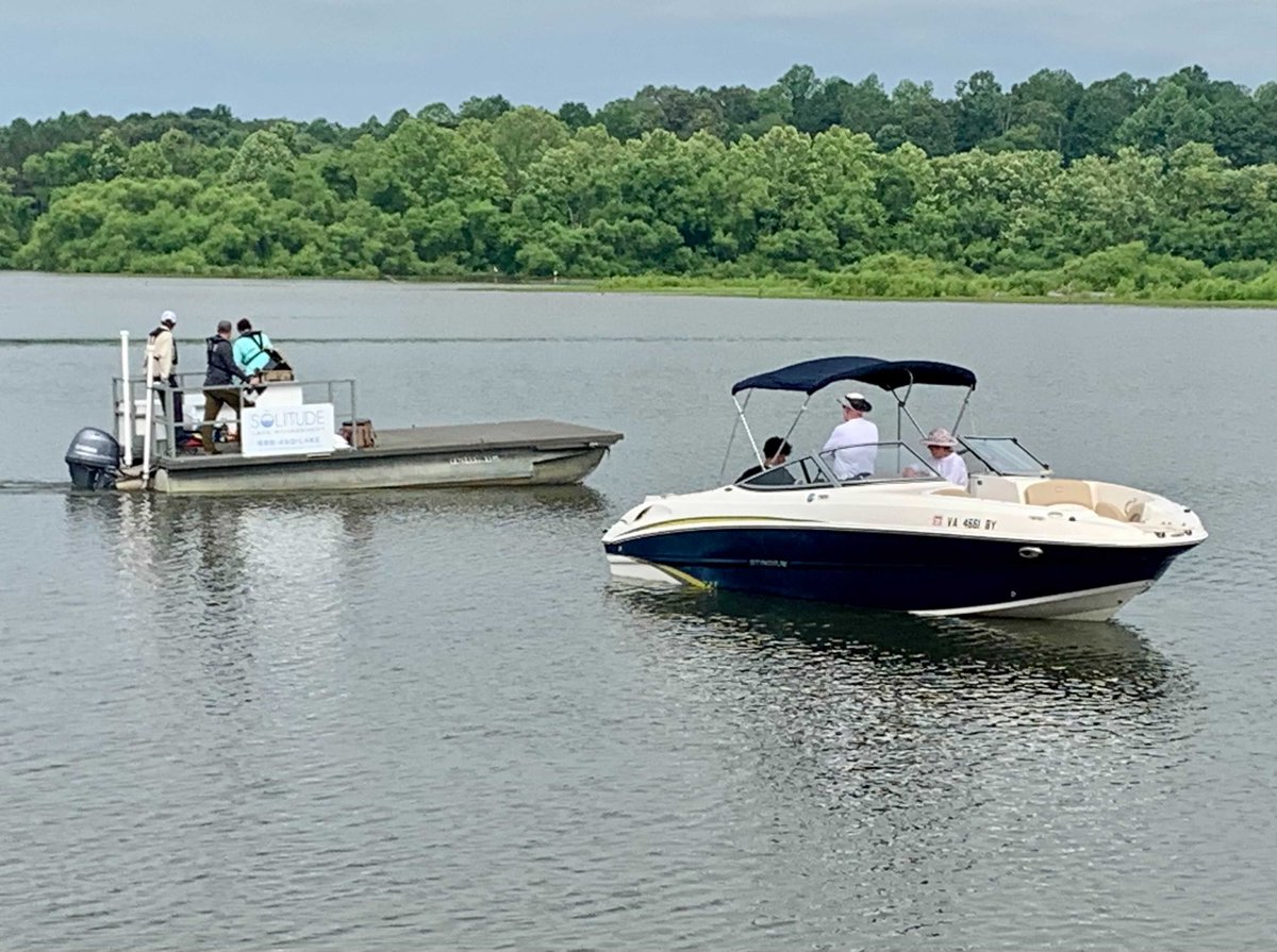 bluegreenwatert's tweet photo. Check out these photos of our BlueGreen team in action! 💙 💚
Dr. Gad Weiss is overseeing the treatment of potential algal blooms in Virginia’s Lake Anna. 💪 #MakingWaterSafe #ClimateChange https://t.co/JiW0nVs0gl