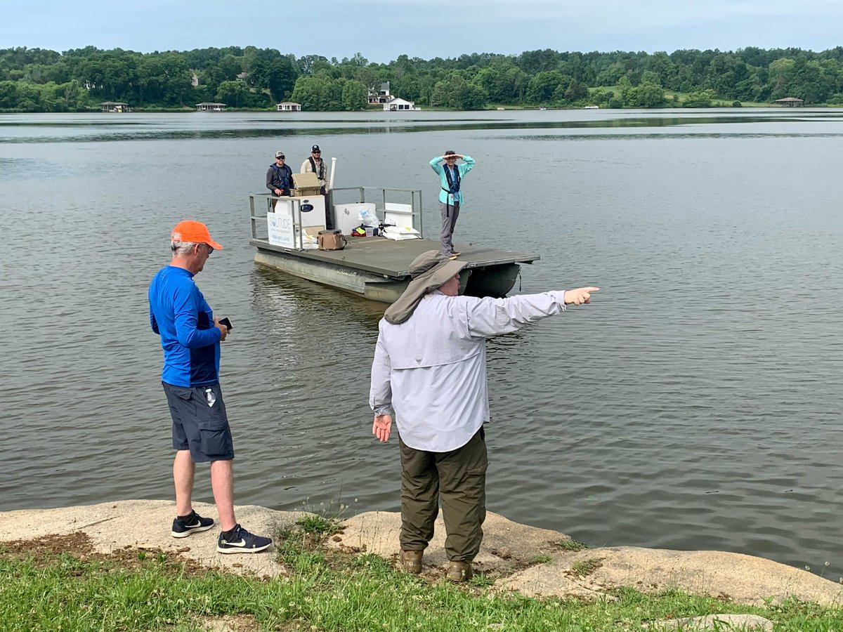 bluegreenwatert's tweet photo. Check out these photos of our BlueGreen team in action! 💙 💚
Dr. Gad Weiss is overseeing the treatment of potential algal blooms in Virginia’s Lake Anna. 💪 #MakingWaterSafe #ClimateChange https://t.co/JiW0nVs0gl