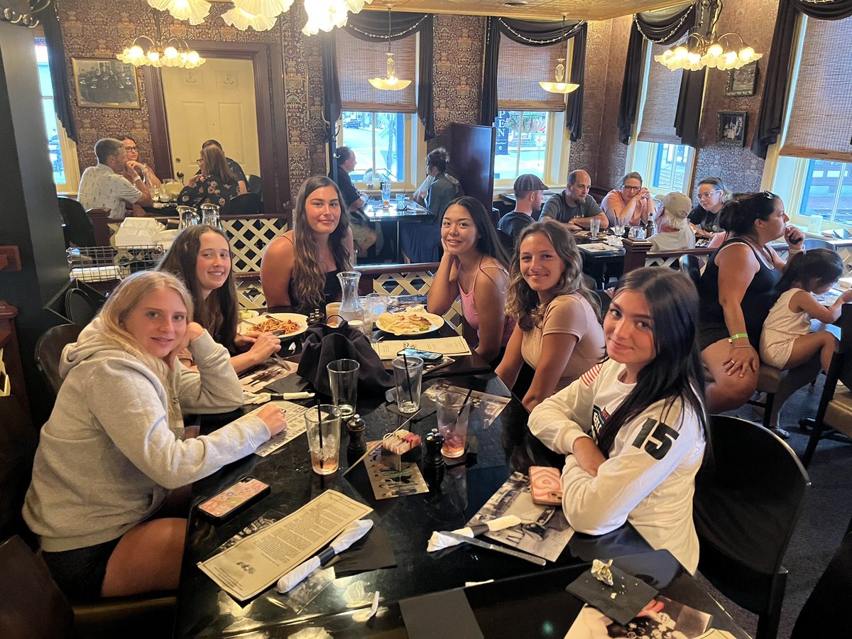 Grub time in Lancaster!  <a href="/PatrickLeary36/">PatrickLeary36</a> <a href="/ShoreshotsGirls/">Shoreshots Girls - Select 40</a> <a href="/hgsl_girls/">Hoop Group Girls</a> <a href="/TinyGreenNBS/">Coach Tiny Green</a>