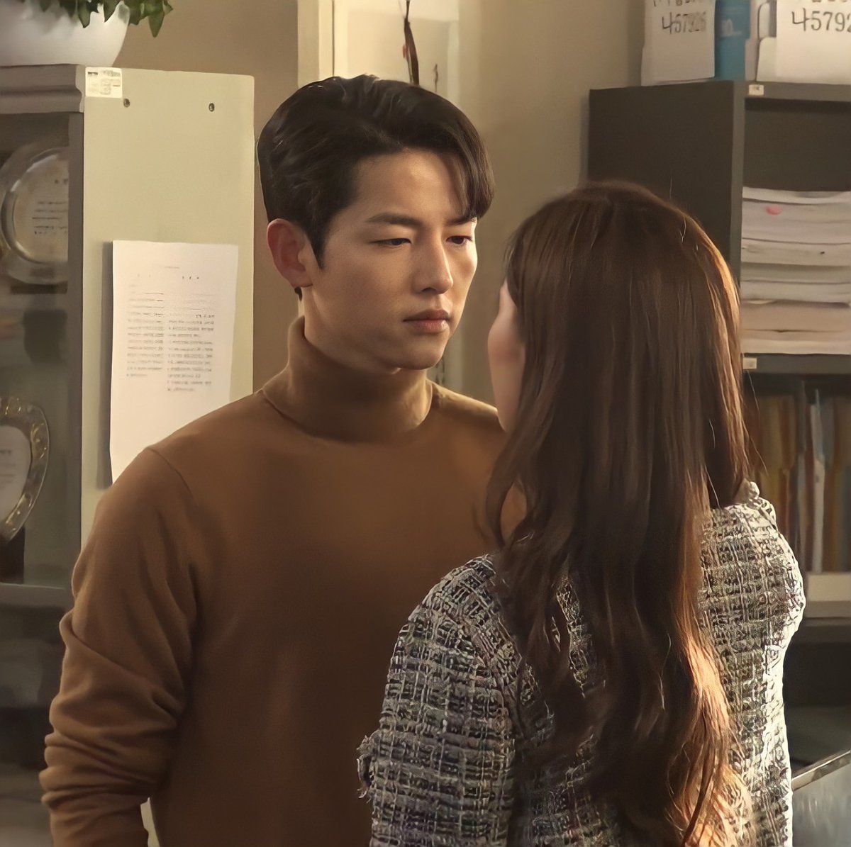 iamxias's tweet photo. actually one of my fave! grrr 1-2 meters apart? then the bts of this scene?! they're breathing &amp; smelling each other and... lols (my dirty mind) ily so much my #JeonKi heart

#HappyCenchaDay
#ThePromiseOf7th
#Vincenzo https://t.co/aF0Q5S2Jvv