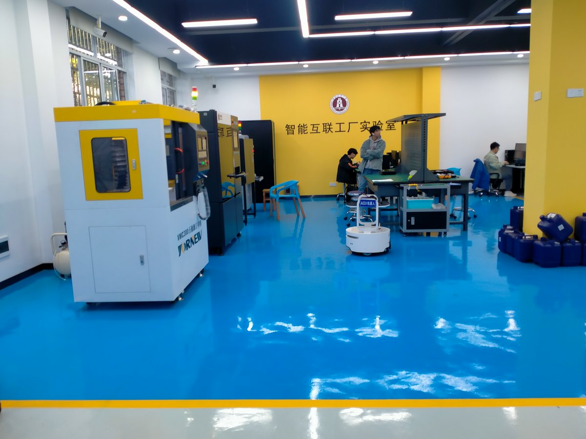 yornew_cnc's tweet photo. Yornew small 5 axis CNC machining center was settled in the intelligent interconnected factory laboratory of Hunan Technology and Business University, what a beautiful!
#5axis #CNCmachiningcenter #cnclaboratory #cncfactory #CIM #EducationCNC https://t.co/5wnvaJxoRw