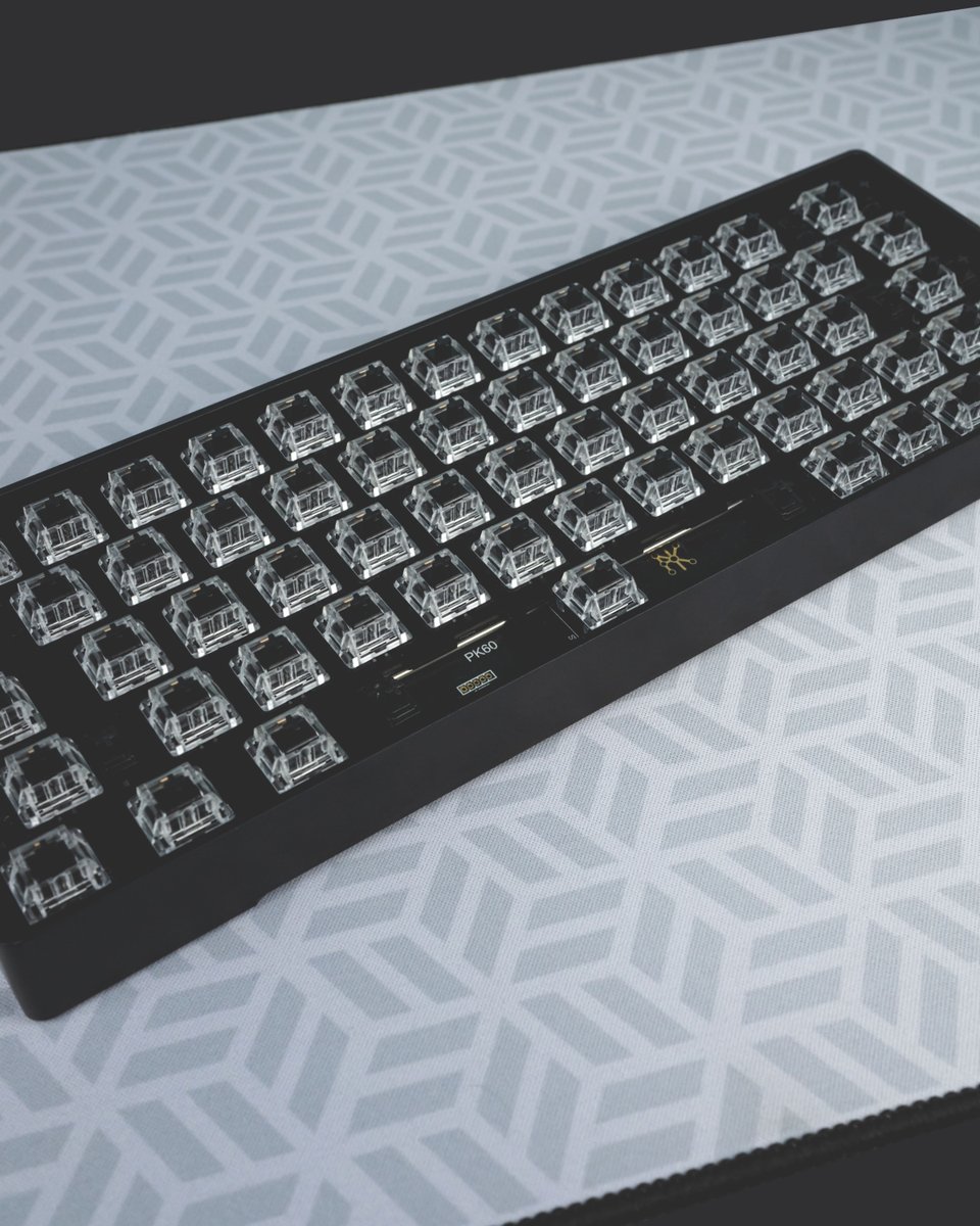ParamountKeeb's tweet photo. Icey switches with the JWICK black linears are available on our site along with our Baka60 kit! https://t.co/ab9QKUoxak