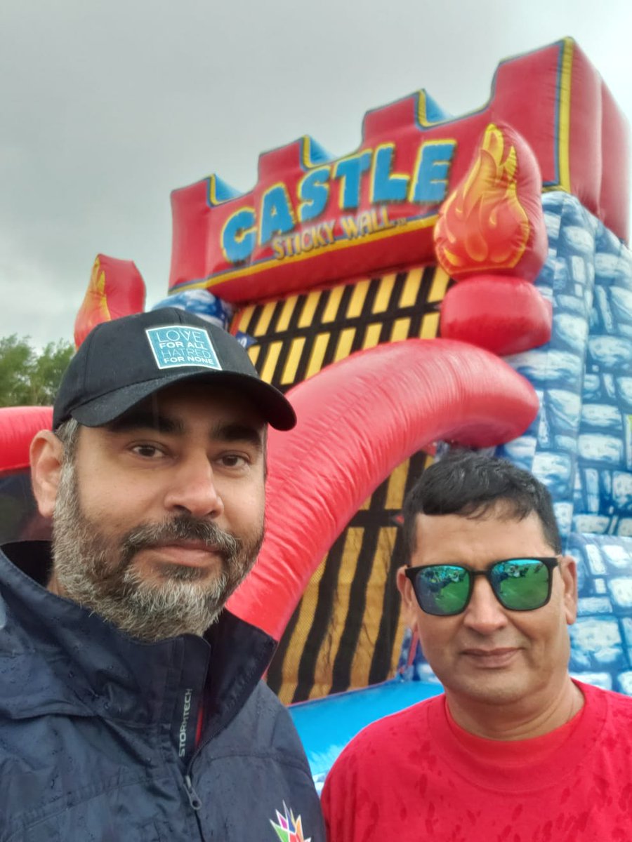 Ahmadiyya Muslim Jama'at, Lloydminster members Volunteered at Bud Miller Park to celebrate Canada Day 2022.
Wishing you all Happy Canada Day
 #Lloydminster, #AMJLloydminster, #BaitulAmanMosque, #CanadaDay2022,