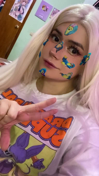 Me llego una cajita de @BakuretsuC 
Quieren ver que compré esta vez? 

https://t.co/wfJCLWxqfH 