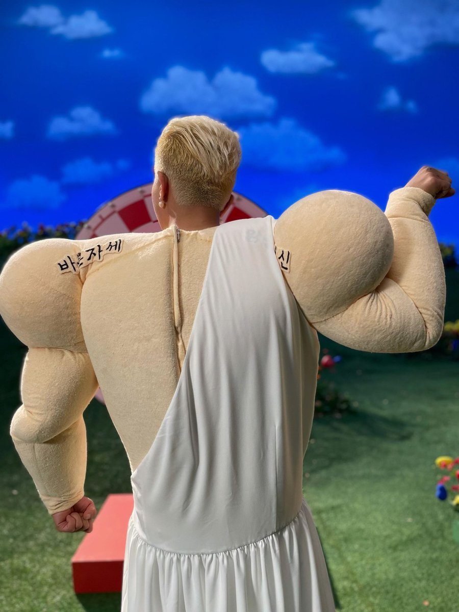 [ 220707 MINO UPDATE📷 ]
🐻 : Thanks to you, I gained strength and did well on the pre-recording. Thank you💙
#송민호 #MINO <a href="/official_mino_/">official_mino_</a>