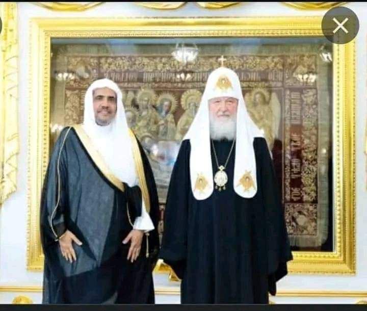Sufyankhanp's tweet photo. اس سال حج کا خطبہ پڑھنے کیلئے نامزد ہونےوالے محمدبن عبدالکریم العیسی ہے موصوف کا مختصر نظریاتی تعارف یہ ہےکہ موصوف اسرائیلی یہودیوں کو بھائی قرار دیتے ہیں اور چرچوں میں جا کر گھنٹیاں بجاتے ہیں۔😰
 ایسے شخص کو حجِ بیت اللّٰہ کےعظیم خطبے کیلئےنامزدکرنا امت مسلمہ کیساتھ کِھلواڑہے۔ https://t.co/9bEIsaTrrM