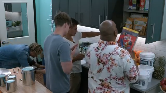 IsItUpOrDown's tweet photo. #FrootLoop spotting. #BB24 https://t.co/AnC9dVgHiK
