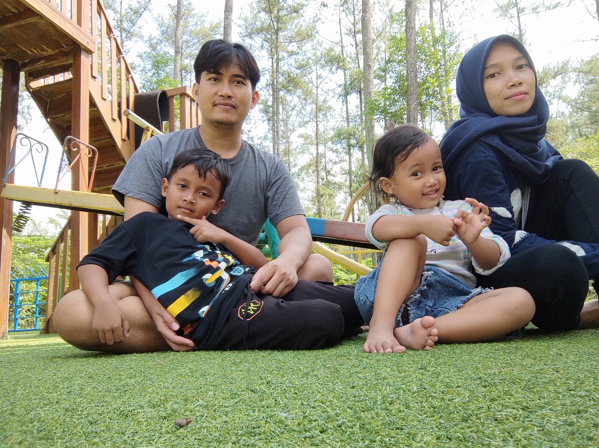ckr_rmbt_daffa's tweet photo. Salah satu dari banyak momen indah yang saya dapat,saya bisa mengajak keluarga kecil saya jalan jalan berkat mengikuti program #SnapNWin and #Learn2Earn yang di adakan oleh @iTokenWallet @Youth4Crypto @EverRise
Terimakasih
#CryptolsReal https://t.co/rIBu29Jx96