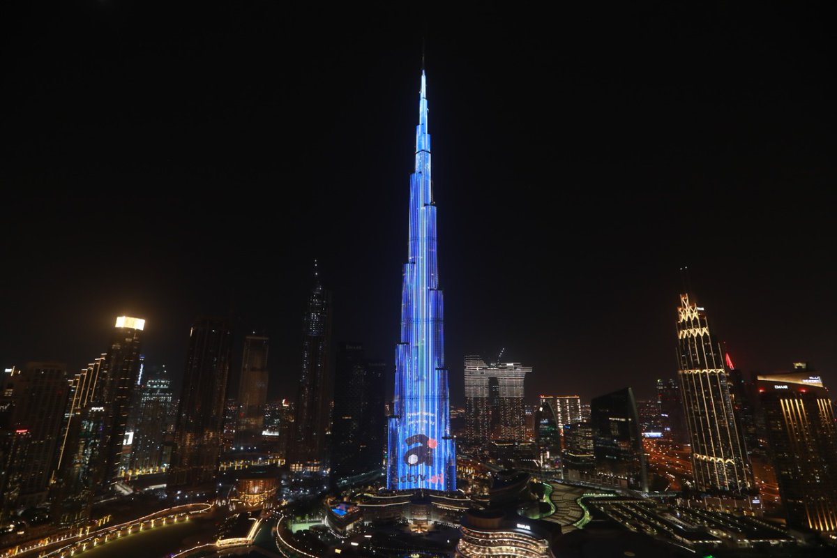 SadhguruJV's tweet photo. .@BurjKhalifa, iconic fulcrum of UAE lighting up to #SaveSoil is a symbolic expression of commitment of the visionary leadership. The wonderful people &amp; the sensitive leadership can make UAE an ecological leader in the region. Congratulations &amp; Blessings to everyone of you.-Sg https://t.co/juqtJc7hRe