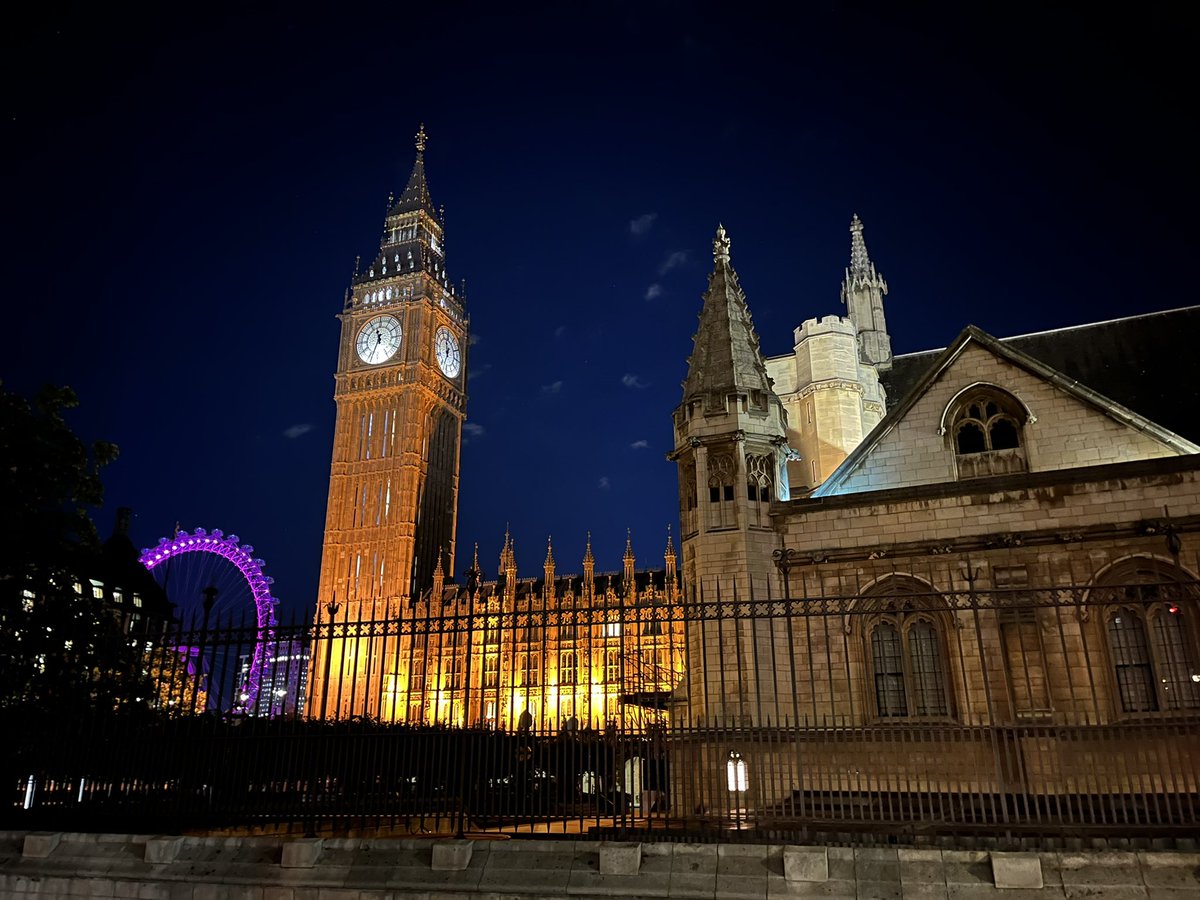 Walked back to sleep last night past these ancient treasures, which have seen many leaders come &amp; go. All of us - bar a few in denial - know the PM must stand down. Trust is too damaged now to be repaired