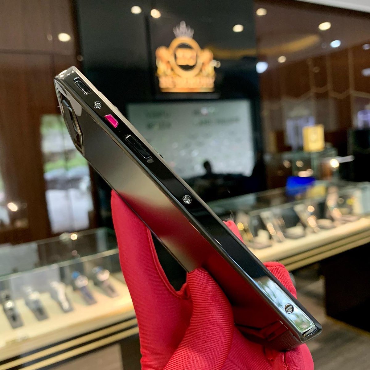 luxury_trung's tweet photo. Vertu Aster P Black.
New : 1xx triệu ( X bé xíu )
Bảo hành 1 năm.

⌚ EU LUXURY - TIME WITH PERFECTION
🏬 Địa chỉ cửa hàng: Số 117 Xã Đàn - Quận Đống Đa - TP. Hà Nội (Việt Nam)
☎ Hotline/Zalo: 0832299999 - 𝓣𝓻𝓾𝓷𝓰 𝓝𝓰𝓾𝔂𝓮̂̃𝓷. https://t.co/nt8TSjkkYD