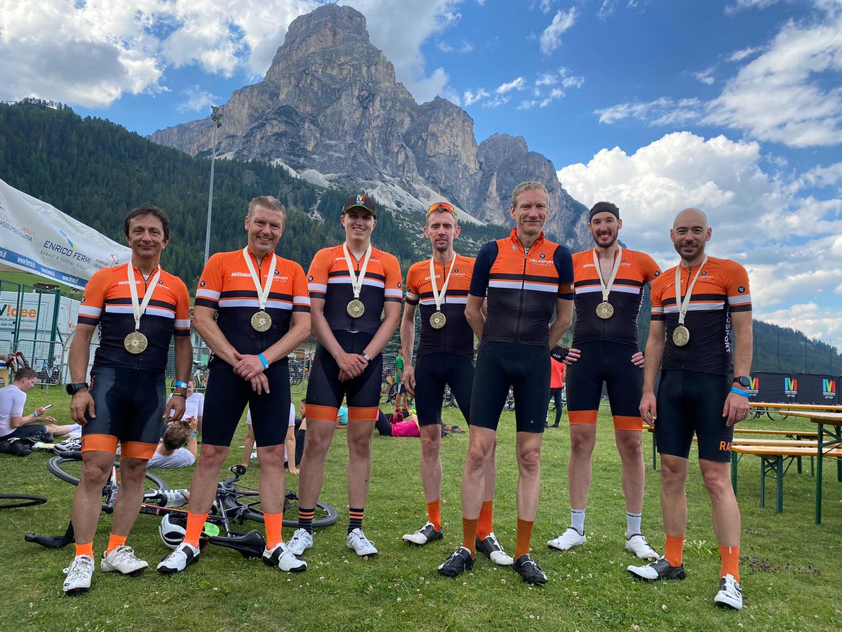 Last Sunday Ali, Mark, Cameron, Ross, Paul, Ross. Matt and Keith were in the Italy for the Maratona dles Dolomites sportive. A course that would take them 138km through the stunning Italian countryside  and 4230m of climbing up the mountains. Smiles all round! Well done!