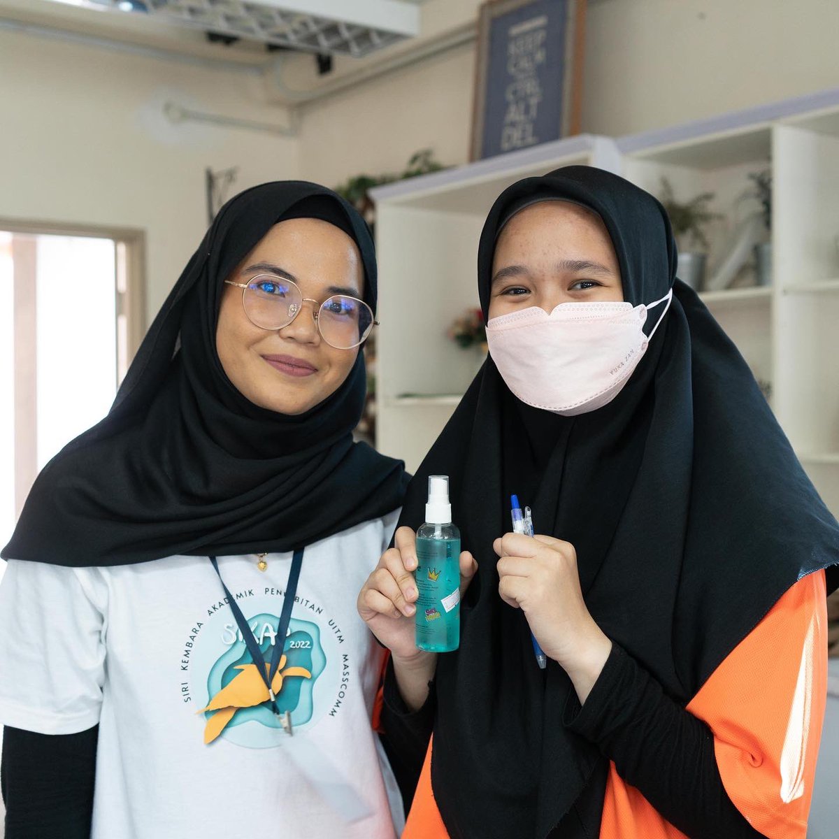 SiKAP2024's tweet photo. We wish to express our deepest gratitude to Zaque Hotel, Mydin, Rimbunan Publishing House, and De'Xandra for their steadfast support and generosity.

#GatewayIntoPublishing 
#InsightAndPrevail
#WeBlazeWeOptimize
#SiriSiKAP22
#UiTMDiHatiku
#Publishing
#MASSCOMM https://t.co/v5sUw0LJ48