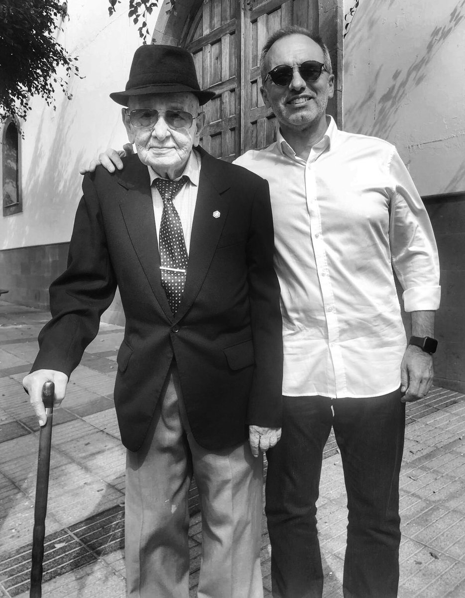 FranLSantamaria's tweet photo. Mi “viejillo” hoy, #SanFermín, cumple 9️⃣0️⃣ añitos y, ha sido y es un #padre 🔝🔝🔝al que le debo todo, pq siempre ha sido un ser maravilloso con su familia. Gracias papichi por tanto bueno q nos has dado y espero poder seguir disfrutando d tu compañía todo lo q se pueda 🥰. https://t.co/aOemM12XNn