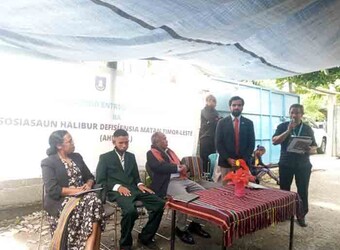 TheDiliWeekly's tweet photo. UNICEF Apoia Material Ensinu No Aprendizajen Ba AHDMTL - Le notisia kompletu: https://t.co/vQwPtcQUiM #Dili #TimorLeste https://t.co/p2fWIgveuc