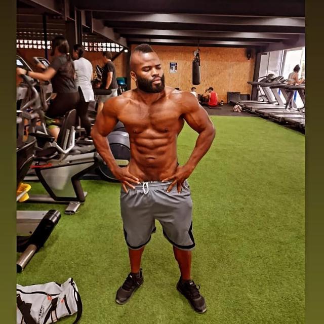 Fernand52350305's tweet photo. A lo Bien estoy muy delicioo 🥵💣💥🔥🤤💪🏾👽😎💦💯 Recuerden venta de contenido explícito y no olvides seguir mi cuenta de instagram @Fernandotrainer2285 https://t.co/2kVXqFHCGp