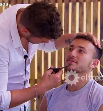 sigridqueen1's tweet photo. Ficha como Martin Salwe lo mira a Locho una re ganas de comerle la boca tiene 😂 

Yo estaría igual, asique te entiendo JAJA

#ElHotelDeLosFamosos https://t.co/Hyp9pXuKil