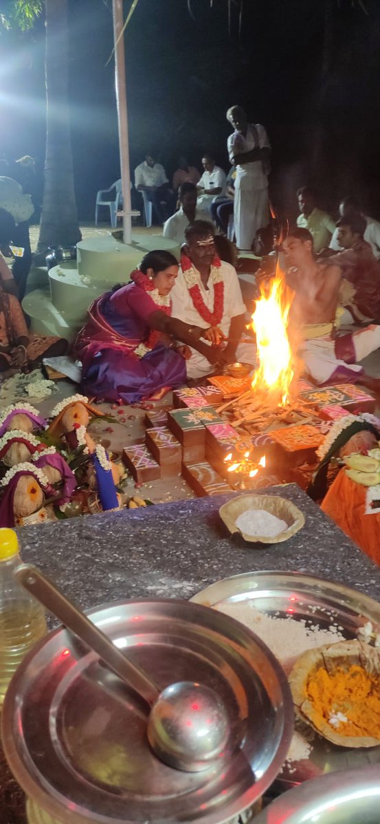 TNVIPITWING's tweet photo. தீரன் சின்னமலை கவுண்டர் கோவில் திருப்பத்தூர் மாவட்டத்தில் இன்று திறக்கப்பட்டது ......

துளுவ வேளாளர் (கவுண்டர்) சங்கம்...

#சித்திரமேழிபெரியநாட்டார்சபை

வேளாளர் வகையறா .. https://t.co/KBo75t75X5
