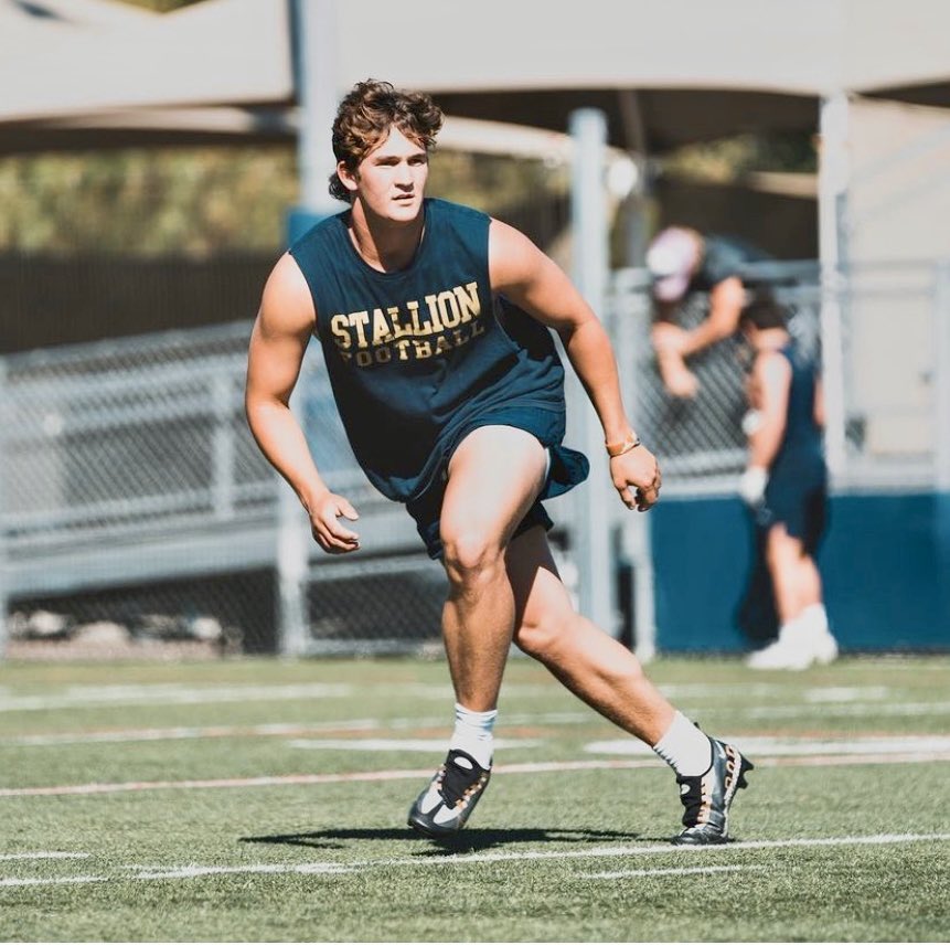 🐎 🦅 44 days… 🍿 #badlands #nobetterplace <a href="/sjhhsfootball/">SJH Football</a> <a href="/FrithRobert/">Robert Frith</a> <a href="/CoachPSilvey/">Pete Silvey</a> <a href="/GregBiggins/">Greg Biggins</a> <a href="/adamgorney/">Adam Gorney</a> <a href="/BrandonHuffman/">Brandon Huffman</a> <a href="/mikehuntley63/">Michael Huntley</a> <a href="/latsondheimer/">eric sondheimer</a> <a href="/ocvarsity/">ocvarsity</a>