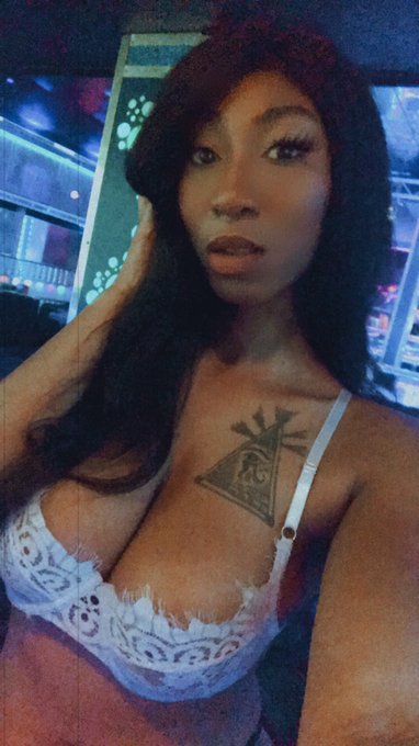 Delilah_Springs’s pics and videos