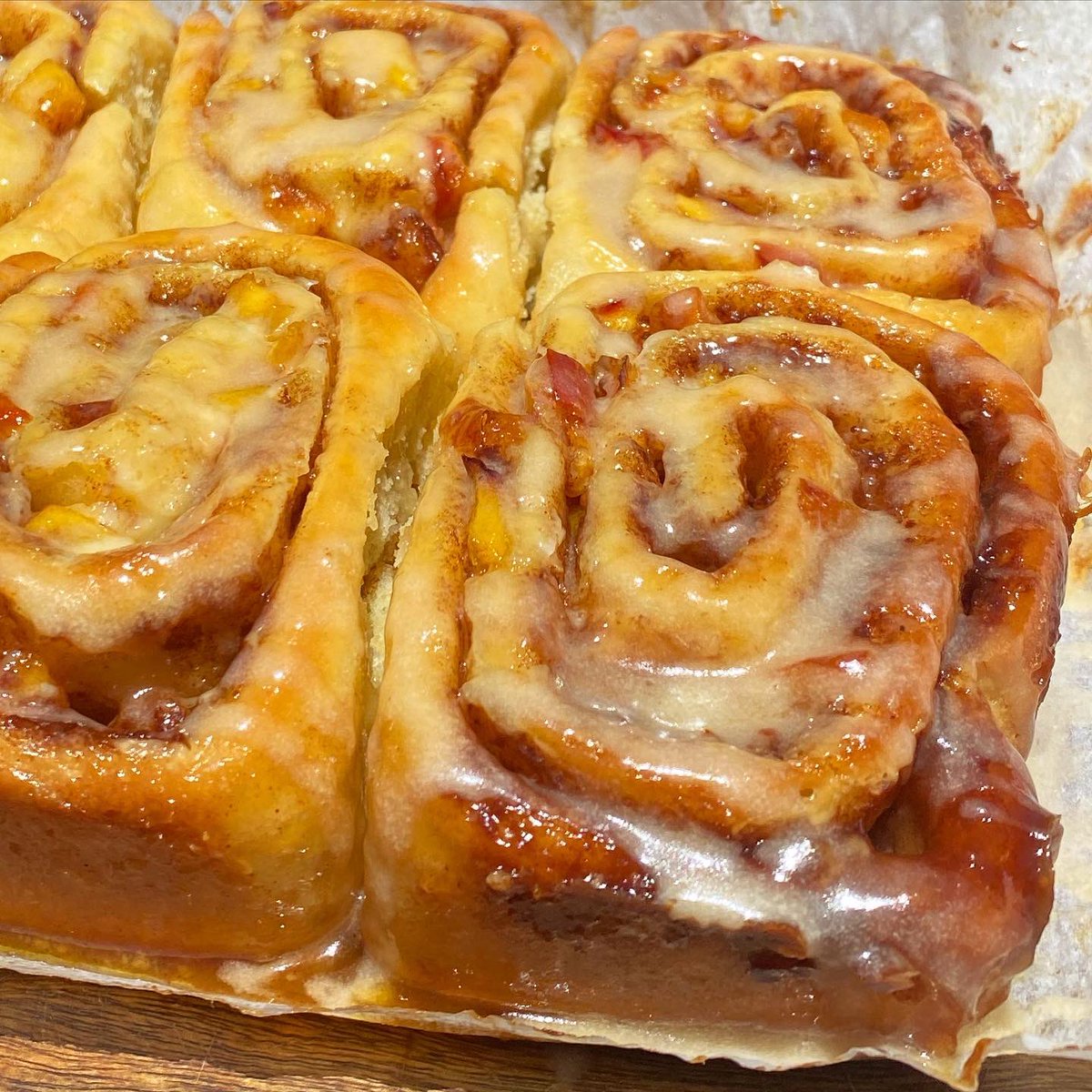 I made hot honey &amp; peach cinnamon rollz🤤🌟‼️ sooOo goooddd!!! Hope everyone is doing wellll alwayz