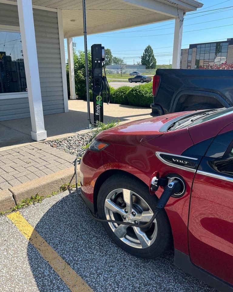YvonnePilon's tweet photo. Congrats to #YQG startup, Taurean EV, on their #EVduty chargers installation at Naylor’s Kitchen and Bath.

Great to see regional businesses preparing for the electrified future. https://t.co/J1rvNQFYOV