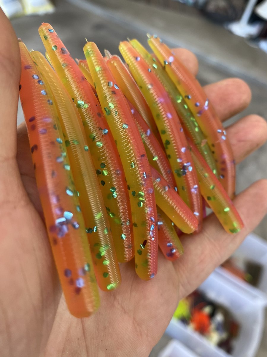 Limetruese and hot pink?
blotterscustombaits.com