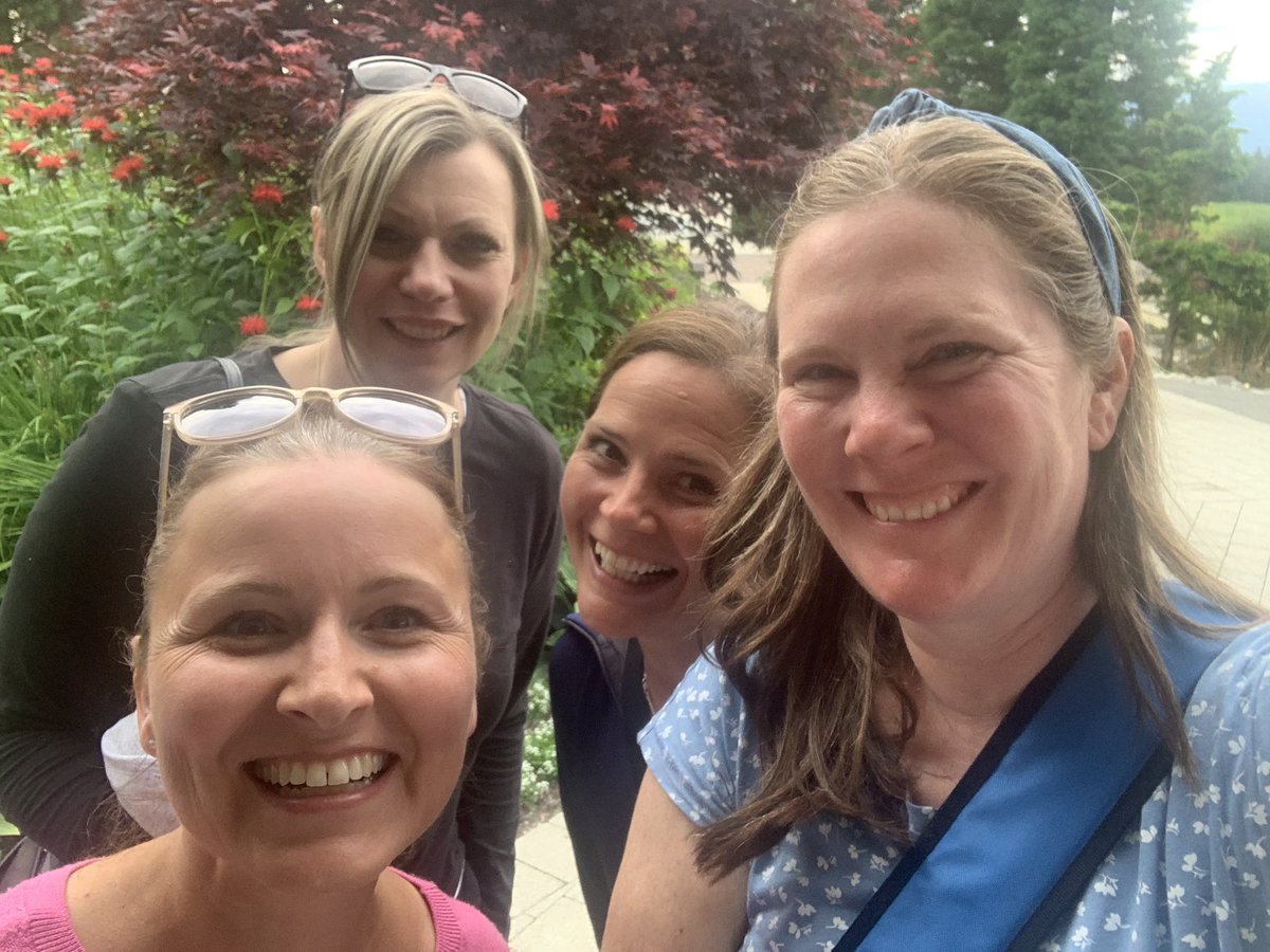 miss_iha's tweet photo. Happy school year end to the best of the best colleagues!!! #PrincipalPals #LPVPA https://t.co/aVXvkXwVMR