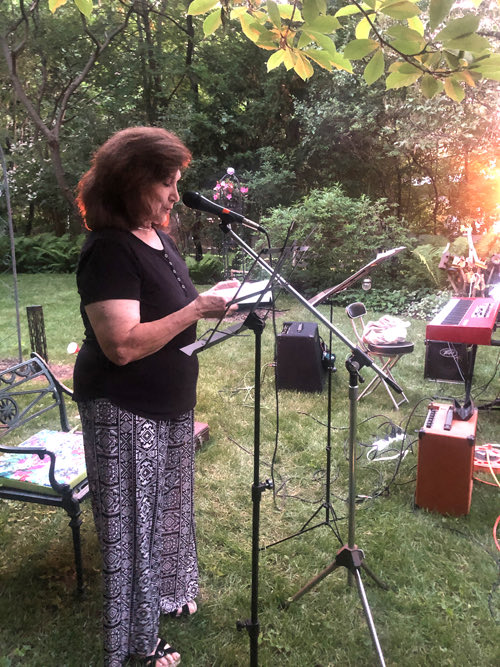 An inspiring evening of poetry and fiction readings at author Darlene Madott’s (Dying Times) Summer Solstice Party. Thanks for inviting me to take part. <a href="/darlenemadott/">Darlene Madott</a> ⁦<a href="/AICWCanada/">AICW</a>⁩ @iguanabooks/ascarcityofvirgins