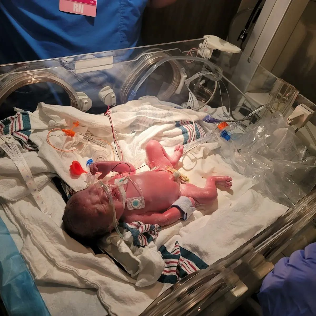 Jon_Raymundo's tweet image. Welcome to the world my beautiful baby girl. I can't wait to see what kind of woman you grow up to be. I love you with every ounce of my being, Aurelia Florrel Raymundo.